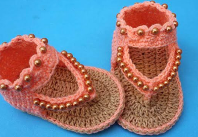 Crochet Baby Pearl Flaps Sandals – Free Tutorial
